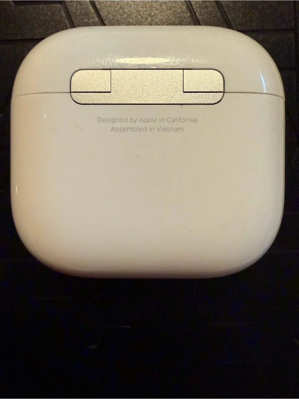 Apple Air Pods 4 (case and left ear pod only )